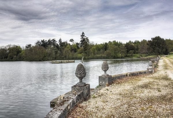 witley park lake thursley