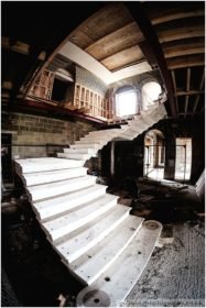Ravenswick Hall grand staircase