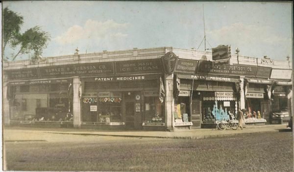 Howard Johnson's original store, Wollaston, Mass. (circa 1924)